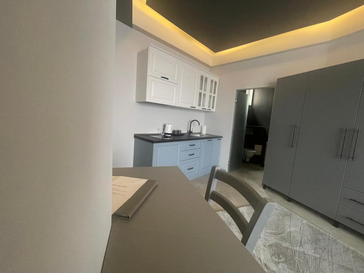 Engels Apartment *